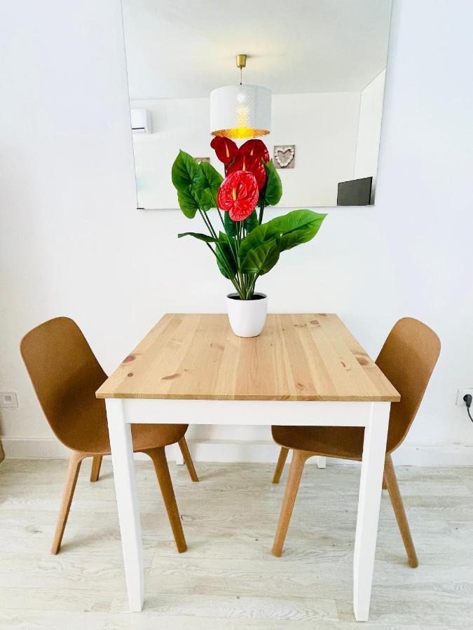 Bonito Apartamento Junto A Playa Centro フエンヒロラ エクステリア 写真