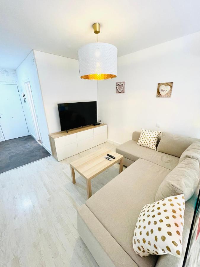 Bonito Apartamento Junto A Playa Centro フエンヒロラ エクステリア 写真