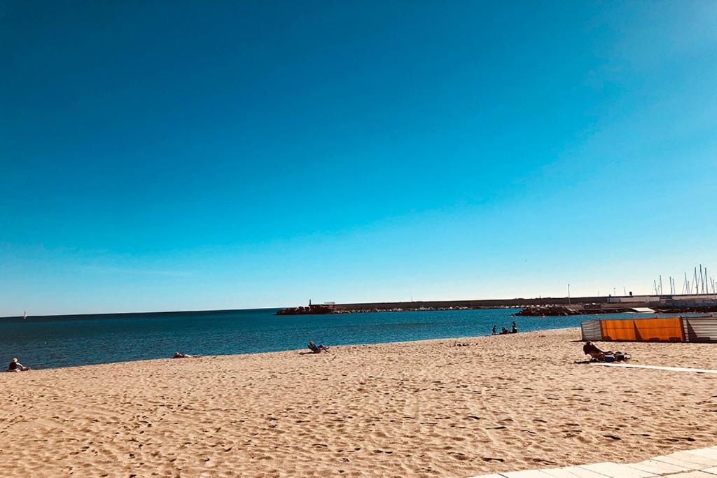 Bonito Apartamento Junto A Playa Centro フエンヒロラ エクステリア 写真